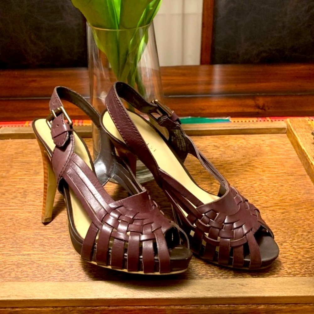 Nine West Leather Brown PeepToe Heels (5.5)